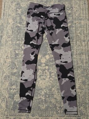Gray Camo High-Waist Leggings for Women Medium Runs Small Compressionz